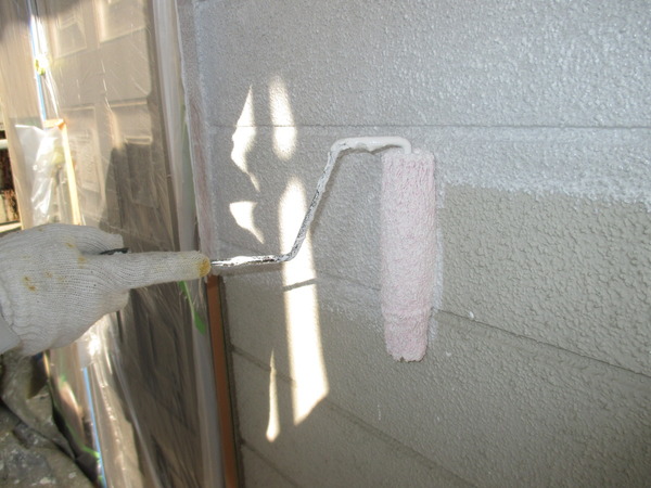 施工の流れ　外壁塗装　下塗り一回目についてサムネイル