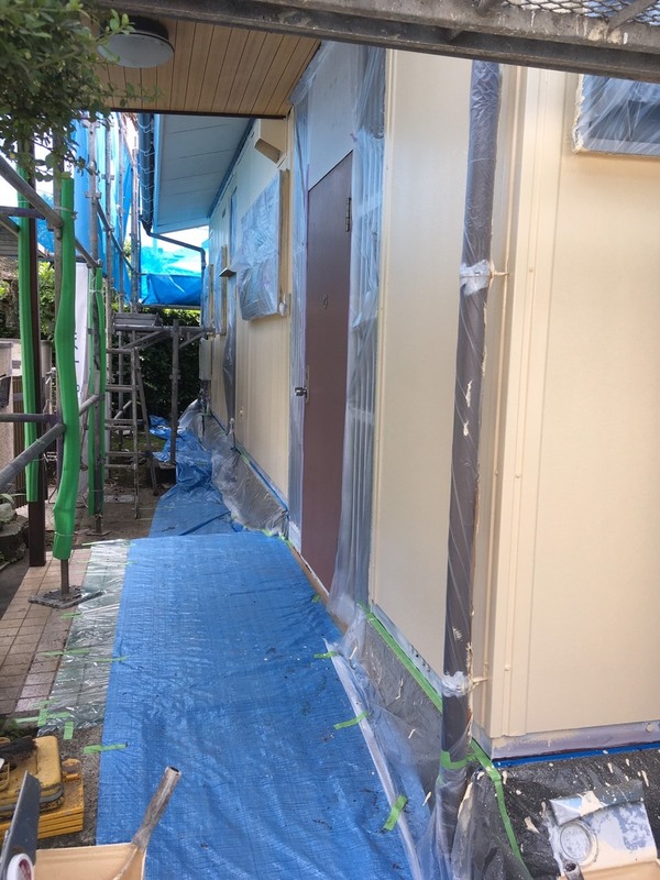 熊本市東区八反田  i様邸　外壁中塗り作業サムネイル