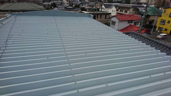 熊本市中央区九品寺　アパート折板屋根遮熱塗装工事サムネイル