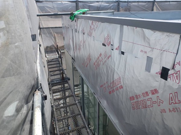 熊本市東区 テナント 屋根外壁塗装工事 外壁張替え作業サムネイル